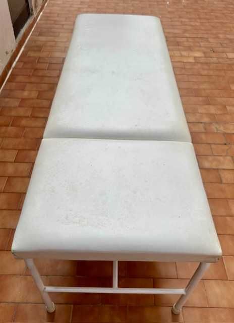 Marquesa branca para massagens ou estética