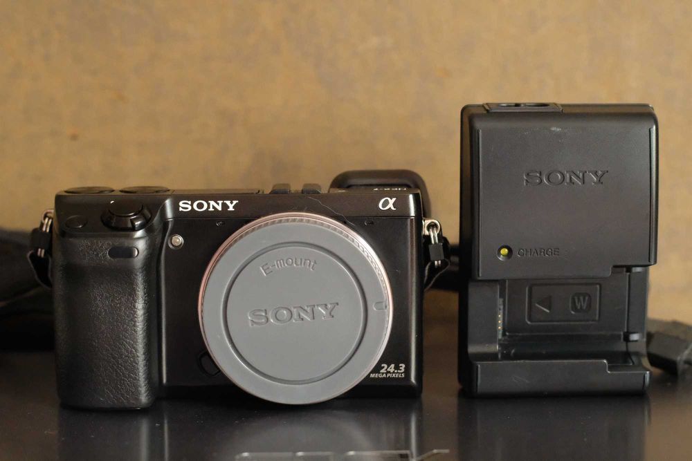 4850 кадрів Беззеркальний Sony Alpha Nex-7 ФЛАГМАН + SONY PZ 16-50 OSS