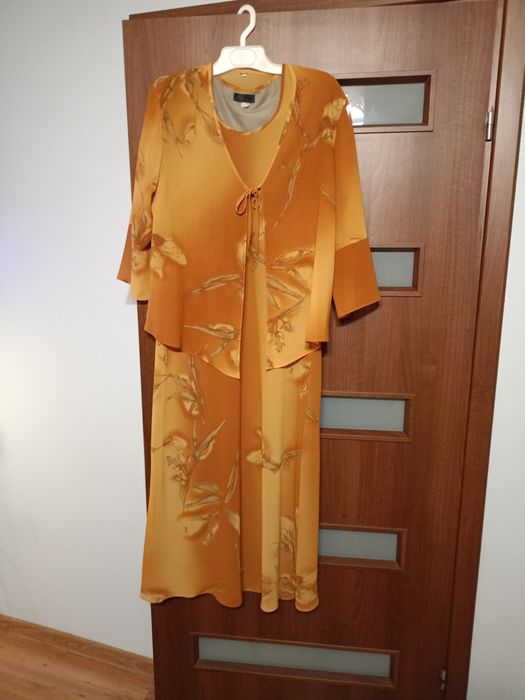 Piękny zestaw sukienka plus bolerko