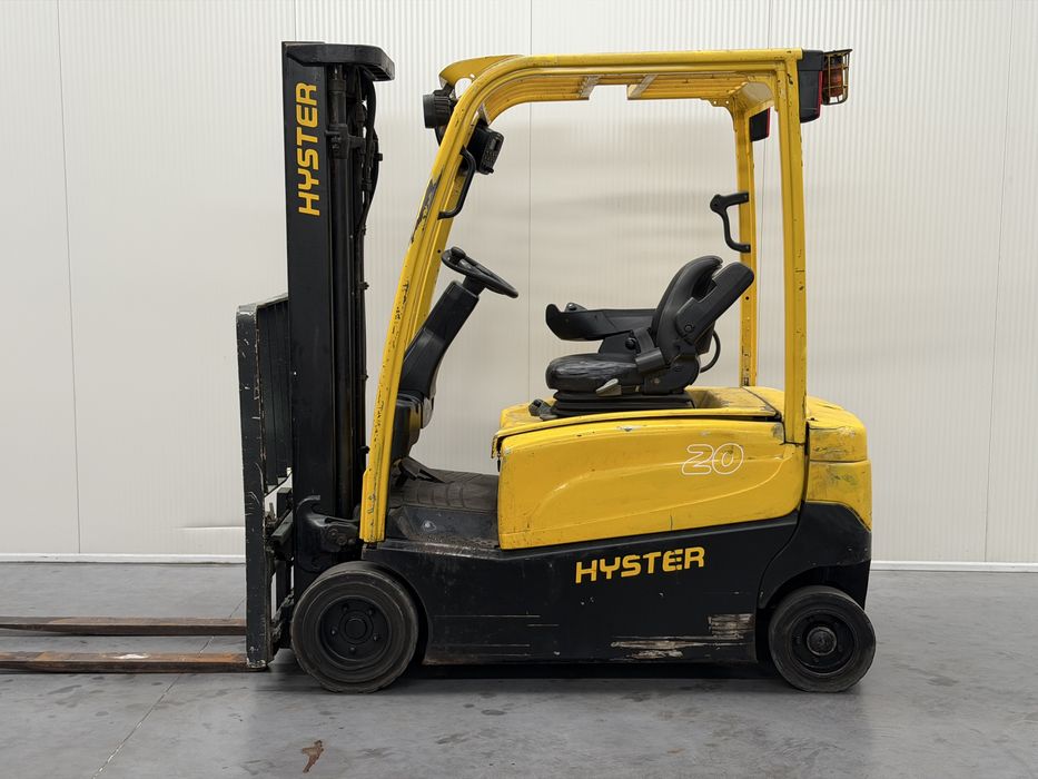 Empilhador elétrico Hyster - 2.0t triplex