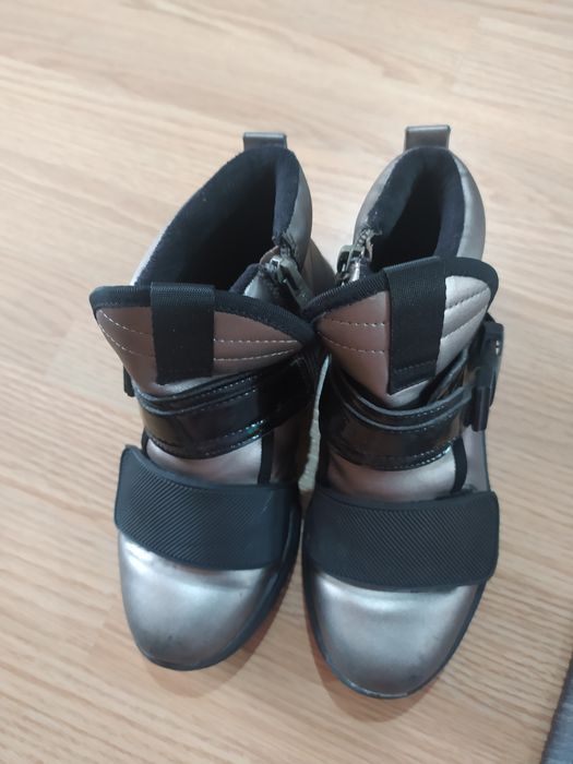 Осінні ботинки на дівчинку