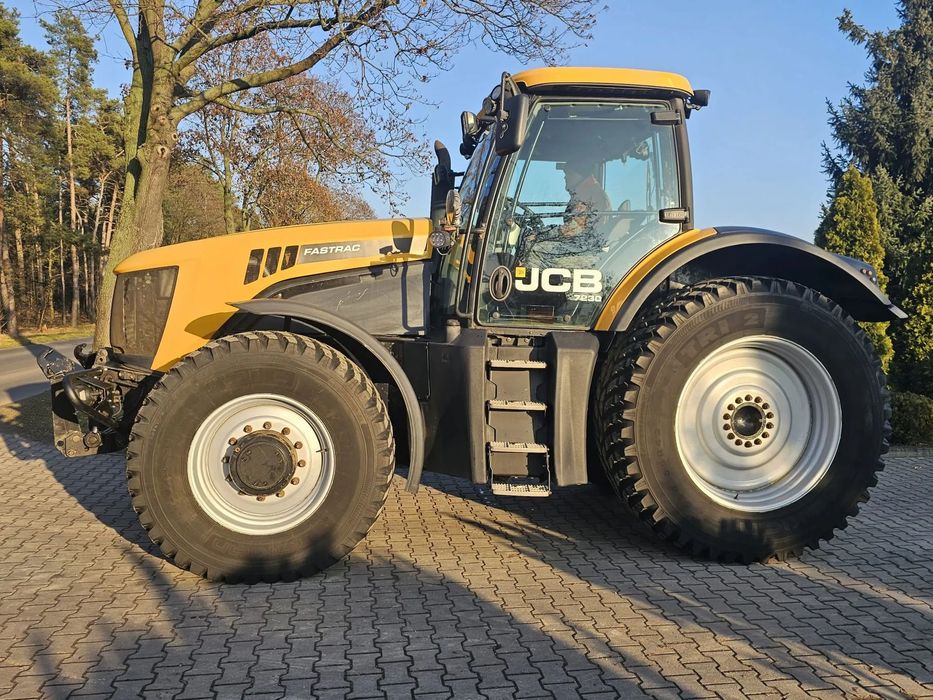 JCB Fastrac 7230  JCB Fastrac 7230