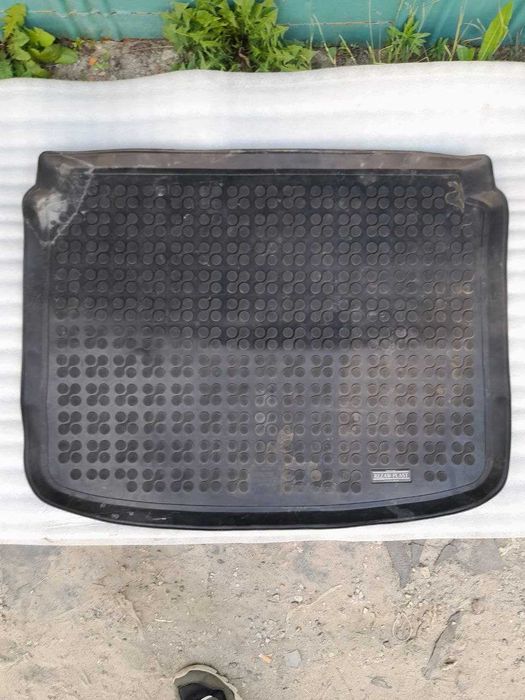 Коврик в багажник Peugeot 307/308