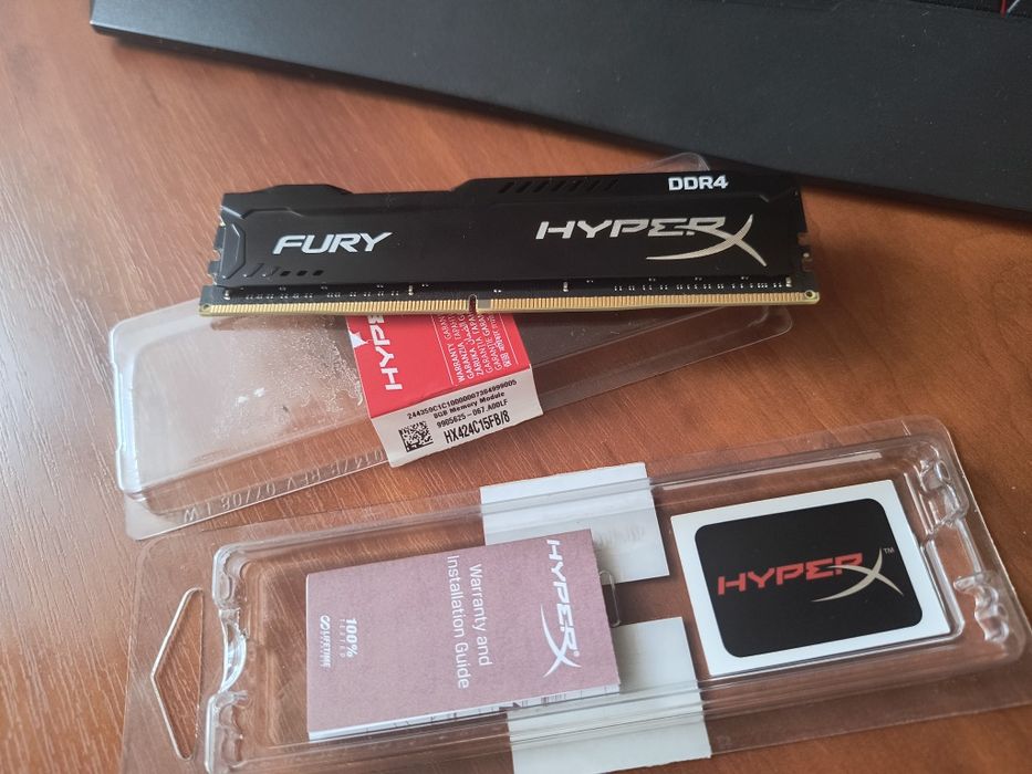 Оперативна пам'ять DDR4 8гб 2400Мгц