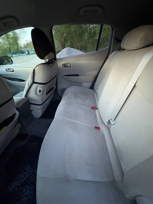 Nissan leaf 2012