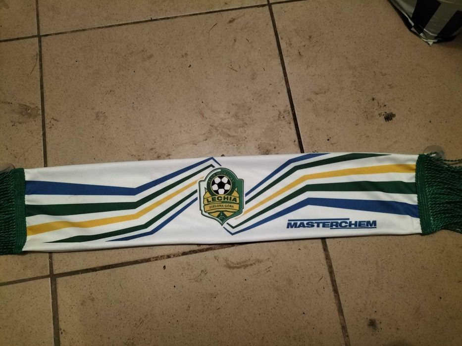 Szalik samochodowy do szyby