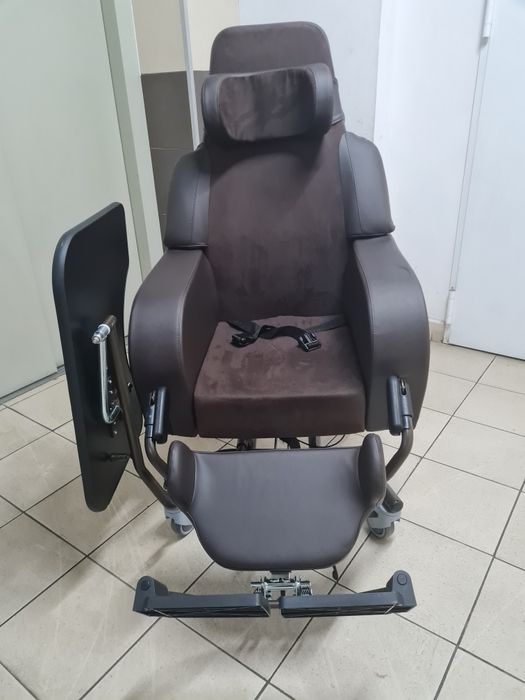 Wózek inwalidzki specjalny pielęgnacyjny VERMEIREN ALTITUDE