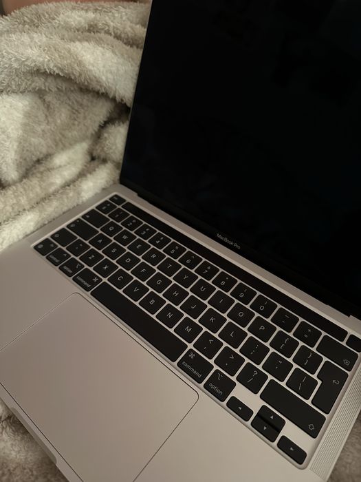 MacBook Pro 13-inch (2020, Intel) - wersja z Touch Barem
