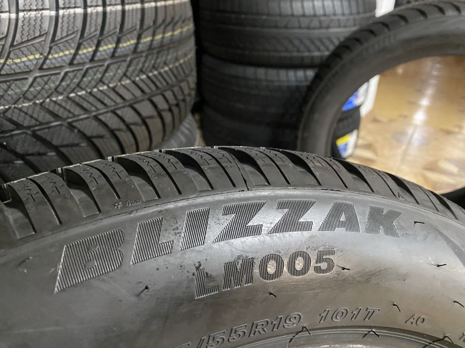 Розпаровка 235/55/19 101Т Bridgestone BLIZZAK LM005