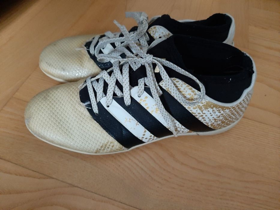 ADIDAS Buty do piłki halówki roz 36,5