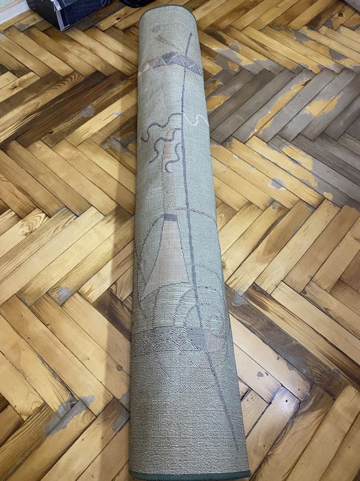 Килим у гарному стані 156#226 см