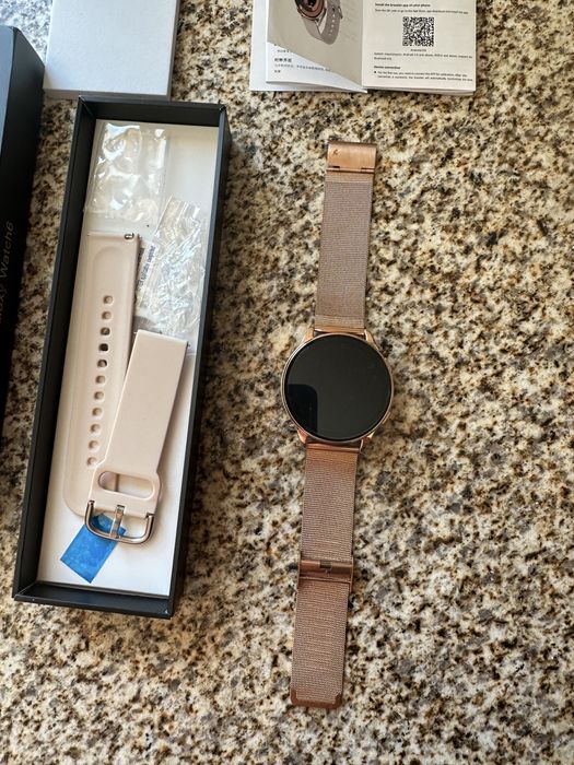 Relogio digital dourado para peças