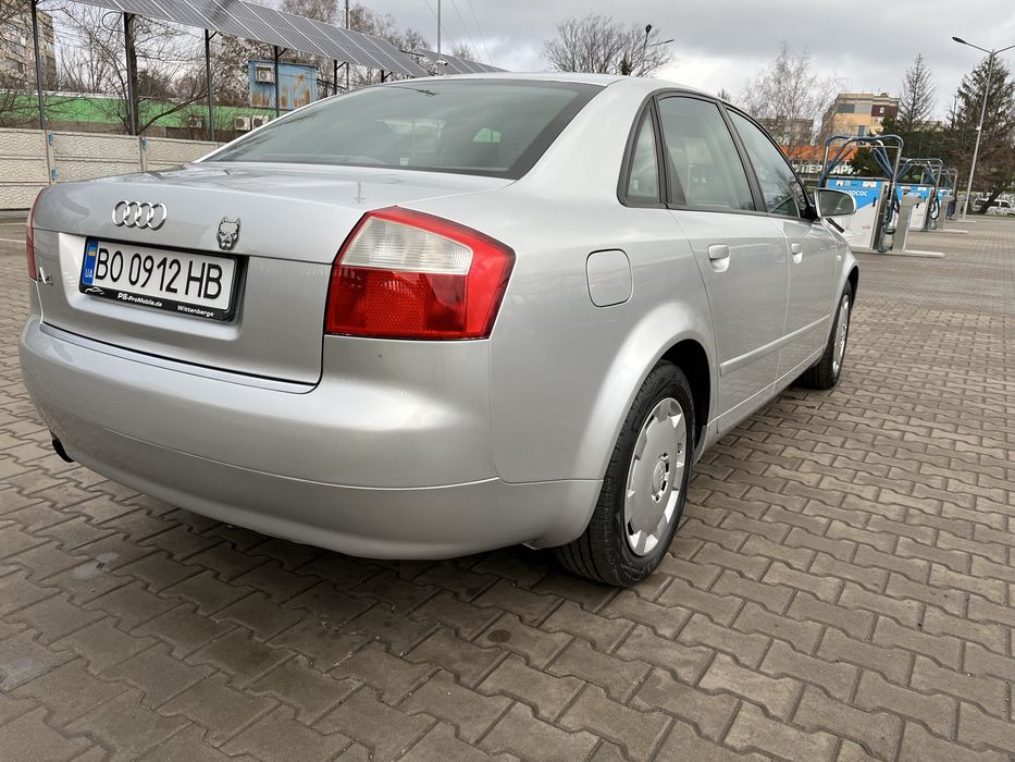 Audi A4 1.6 Mpi бензин