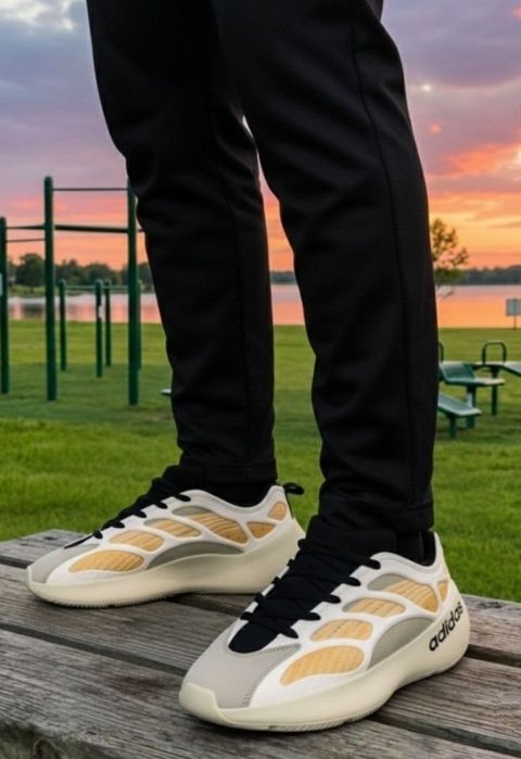 Чоловічі демісезонні кросівки Adidas Yeezy boost 700 V3/Адідас ізі