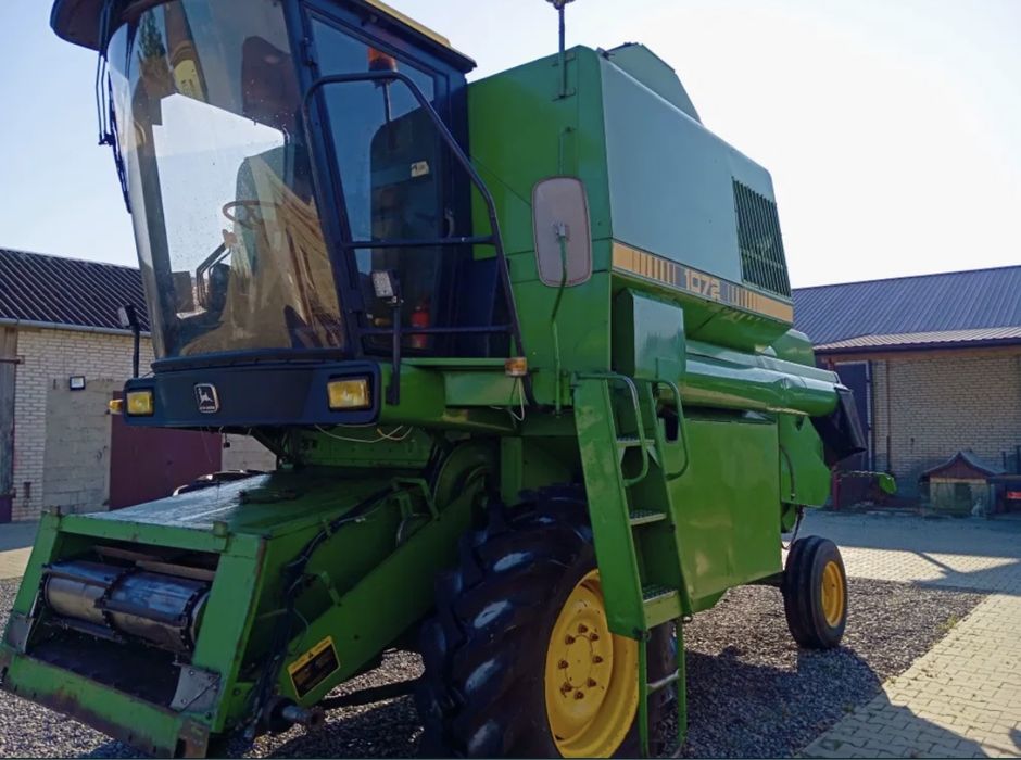 Комбайн зерновий зернозбиральний John Deere 1072 свіжопривезений.