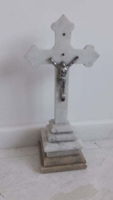 Antyk Krucyfiks z marmuru Jezus Chrystus na krzyżu