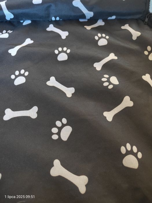 Mata do samochodu dla psa