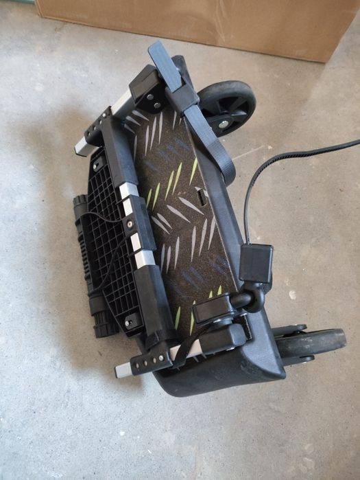 Dostawka do wózka dla starszaka