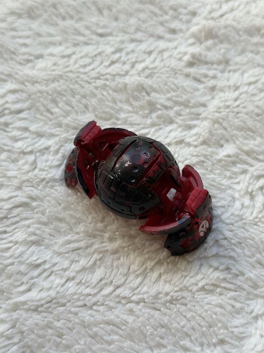 Bakugan Pyrus Thunder Wilda 700G