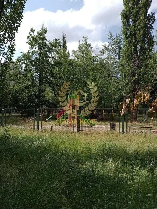 Продається 4-кімнатна квартира у Дніпровському р-ні(метро Лівобережна)