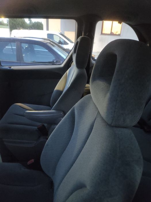 7 lugares Chrysler Voyager 2001 2.5