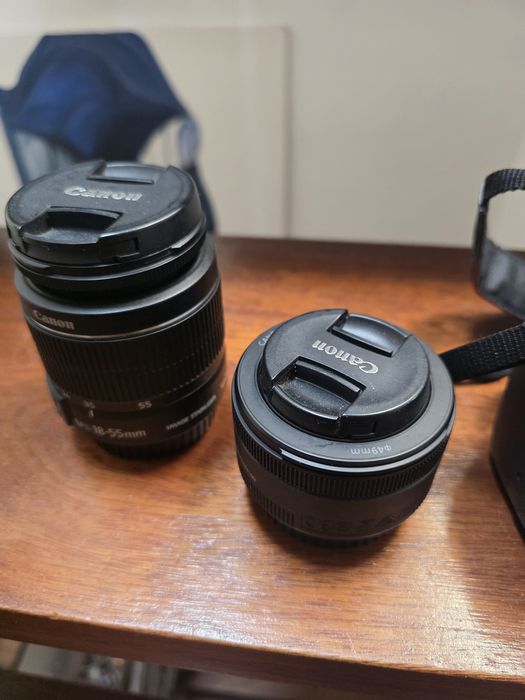 Canon EOS  2000D