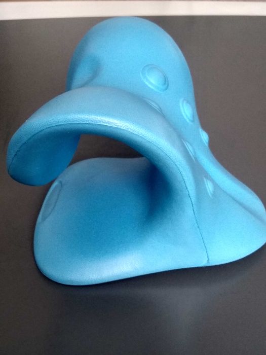 Poduszka trakcyjna masażer grawitacyjny szyji i karku