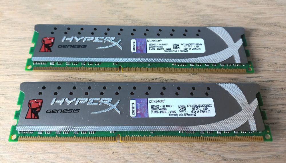 Kingston HyperX  DDR3-1600 CL9  2x4GB