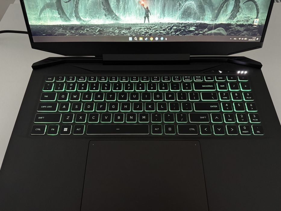 Laptop DreamMachines 17.3cali