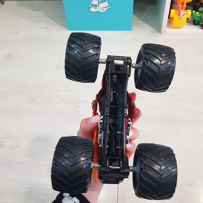 Новый джип Monster Jam Trucks bakugan dragonoid