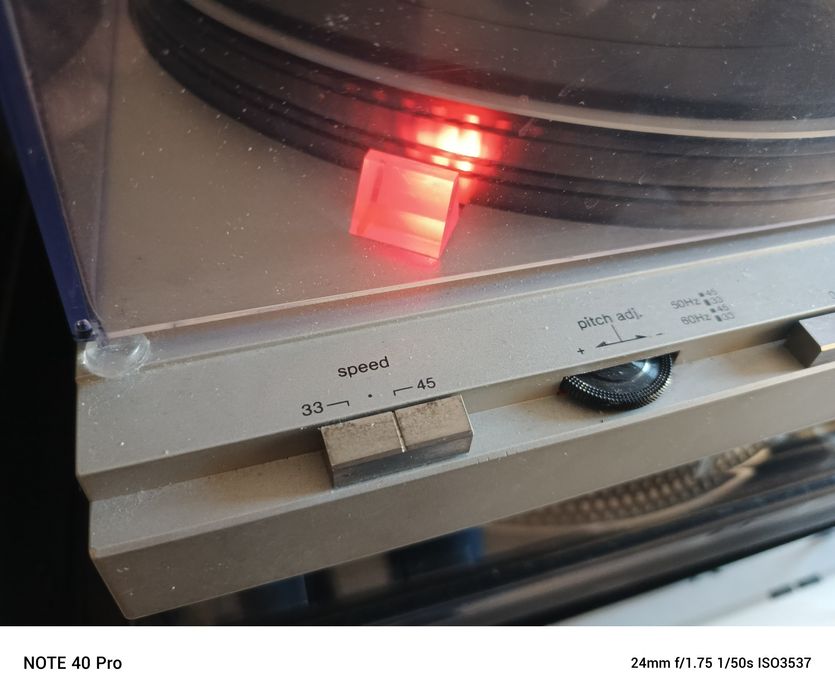 Technics gramofon.
