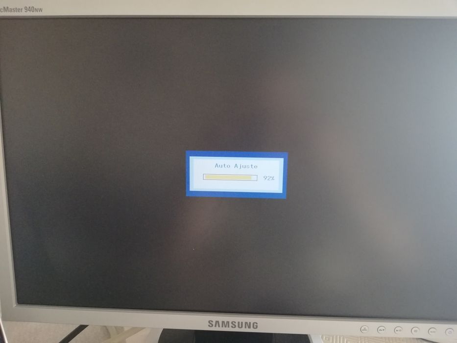 Monitor LCD 19 Polegadas (48cm Diagonal) Marca Samsung (Res: 1440x900)