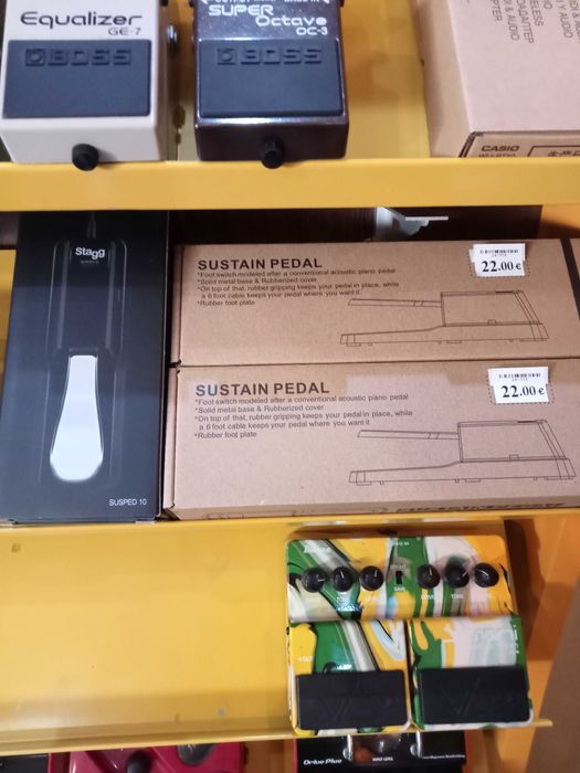 Pedais e pedaleiras [ Guitarra, Baixo & Piano-Teclado ]