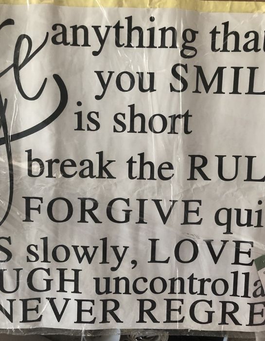 Quadro painel com frase, rolo de papel parede e sticker para parede