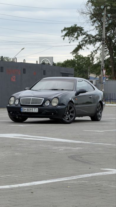 Mercedes-Benz CLK 320 Автомат 3.2 газ бенз
