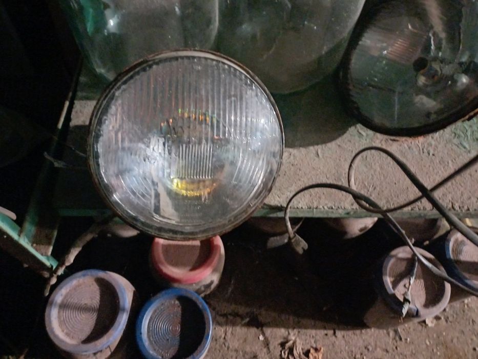 Продам комплект на ВАЗ21011-21013: фары и задние фонари.