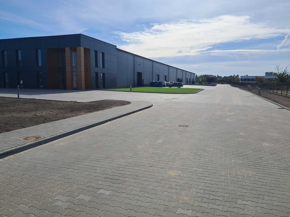 Brukarstwo przemysłowe ,maszynowe układanie kostki , niwelacja 3D