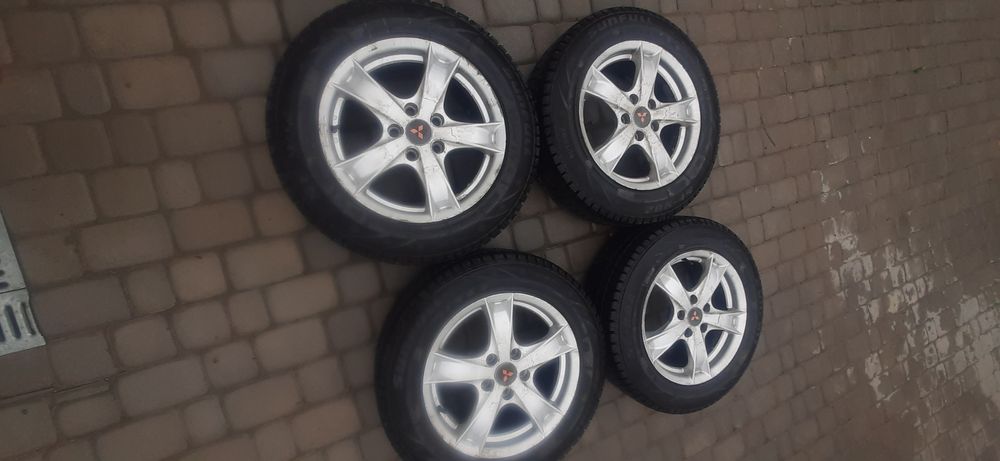 Зимова гума на дисках sf 982 sunfull 215 60 r16