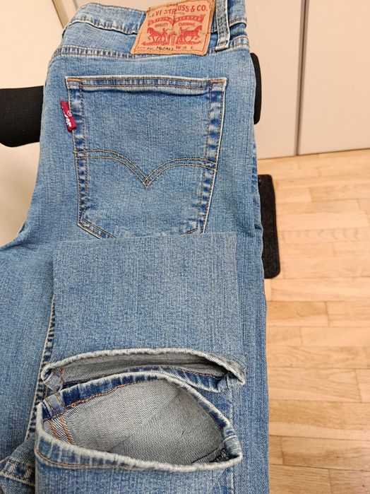 spodnie Levis 519 , w pasie 94 cm