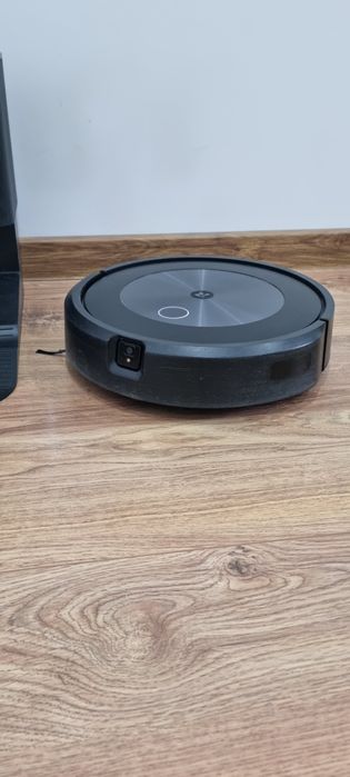 iRobot Roomba j7+ – Robot Odkurzający z Stacją Opróżniającą