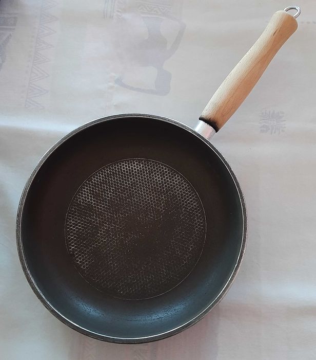 Frigideira de 24cm com 5cm altura Rotwell