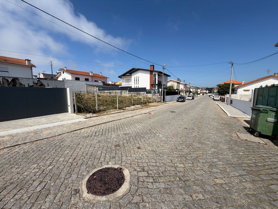 Terreno para Construção com Projeto Aprovado para Moradia