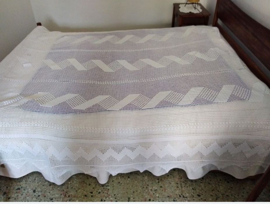 Colcha renda crochê feita à mão