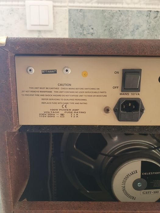 Amplificador de guitarra (Aceito troca)