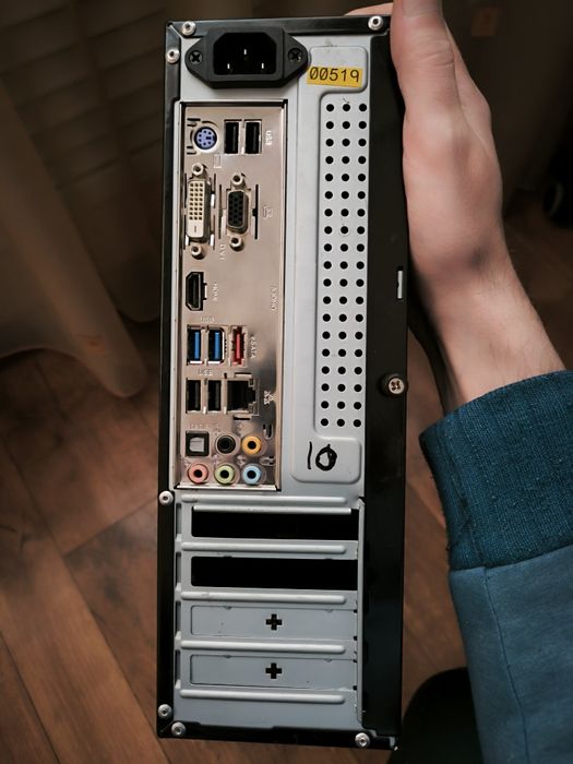 Компактний системний блок, ПК