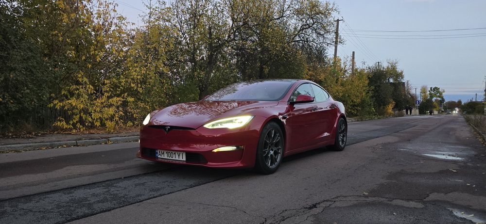Tesla Model S PLAID