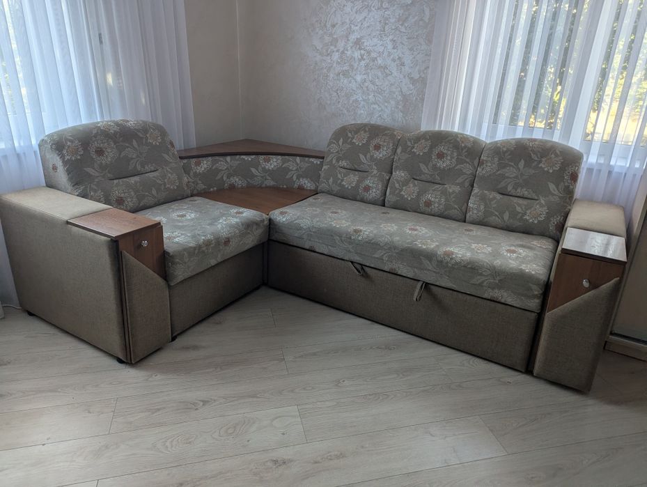 Меблі кутовий диван