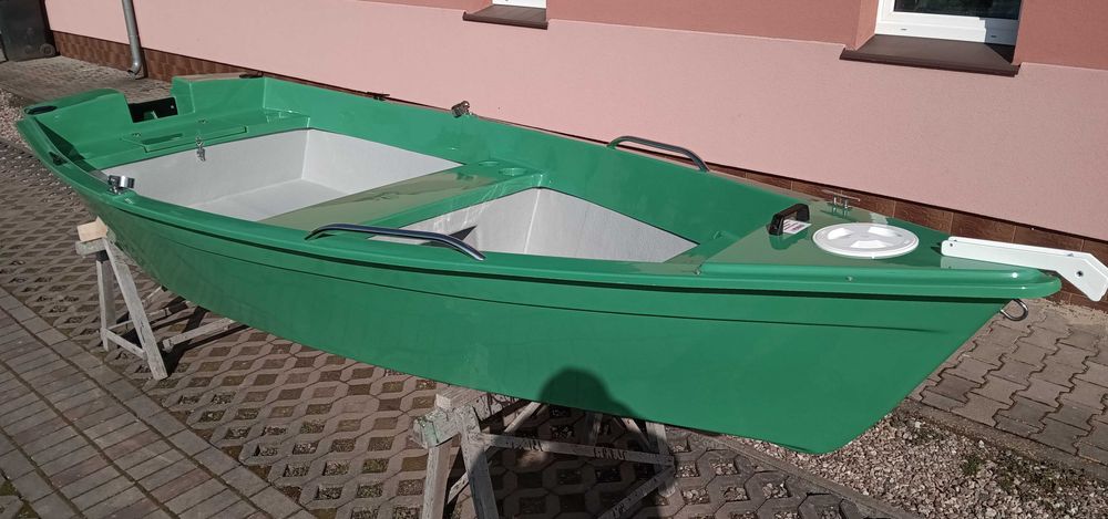Łódź łodzie wędkarskie producent Korsarz 390cm