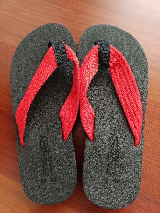 Chinelos de verão, novos
