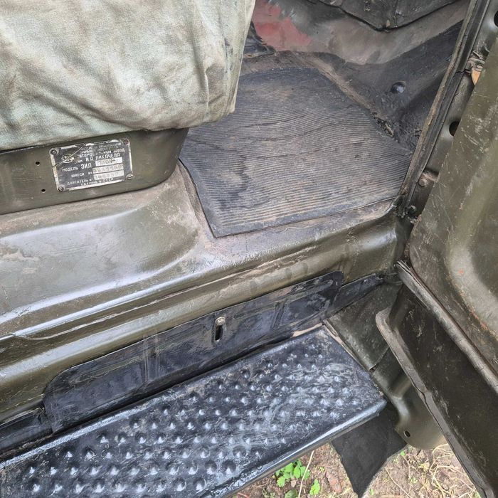 Кабина ЗИЛ с документами в отличном состоянии